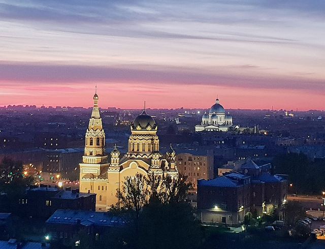 Студия у метро Фрунзенская с панорамным видом на город — интерьер комнаты, Санкт-Петербург