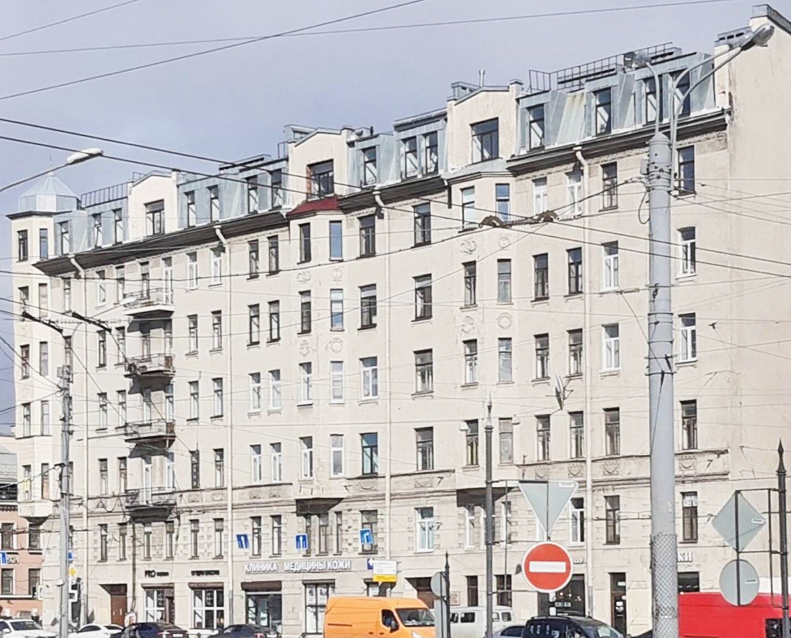 Студия с видом на крыши Петроградской стороны — вид из окна, Санкт-Петербург