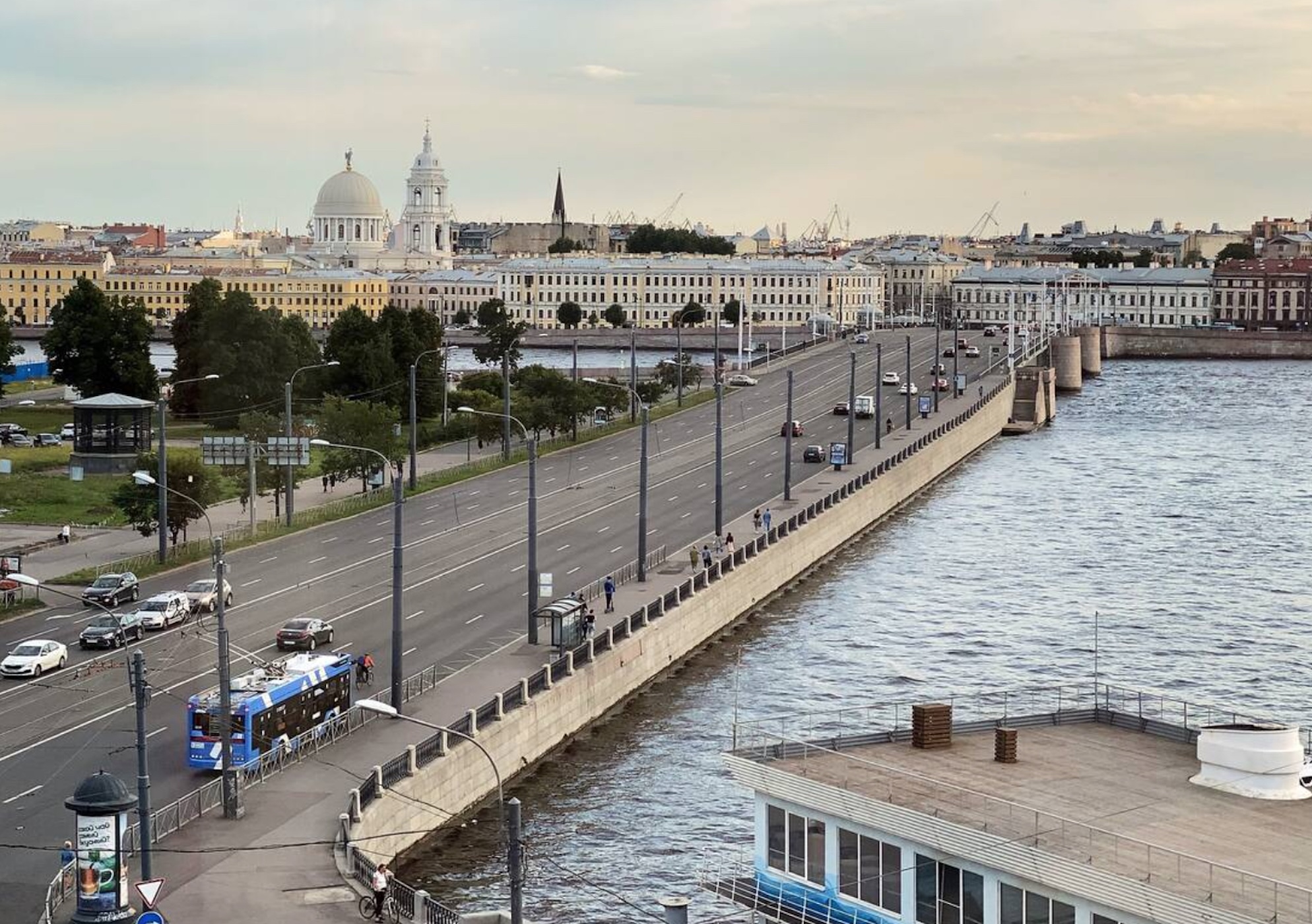 Студия с видом на Тучков мост — главное фото квартиры, Петроградский, метро Спортивная